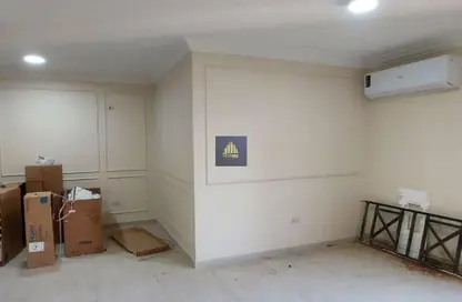 Apartment - 3 Bedrooms - 2 Bathrooms for rent in Zahraa El Maadi - Hay El Maadi - Cairo