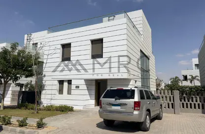 فيلا - 4 غرف نوم - 3 حمامات للبيع في كمبوند البروج - كمبوندات الشروق - مدينة الشروق - القاهرة