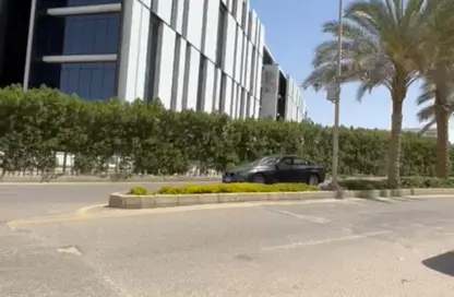 Office Space - Studio - 1 Bathroom for rent in Hyde Park Business District Mall - South Teseen St. - The 5th Settlement - New Cairo City - Cairo