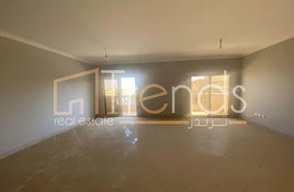 Apartment - 4 Bedrooms - 3 Bathrooms for rent in Doctor Yassin Abdel Ghaffar St. - Area C - Ganoob El Acadimia - New Cairo City - Cairo