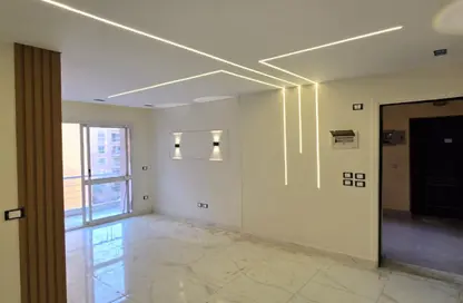 Apartment - 2 Bedrooms - 1 Bathroom for sale in Degla Gardens - Hadayek October - 6 October City - Giza