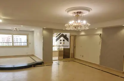 Apartment - 3 Bedrooms - 2 Bathrooms for sale in Zahraa El Maadi - Hay El Maadi - Cairo