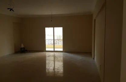 Apartment - 3 Bedrooms - 2 Bathrooms for sale in Hayati Residence - North Investors Area - New Cairo City - Cairo