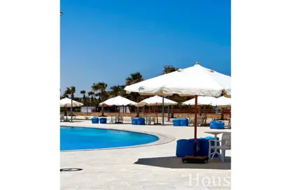 Chalet - 2 Bedrooms - 1 Bathroom for sale in Koun - Ras Al Hekma - North Coast