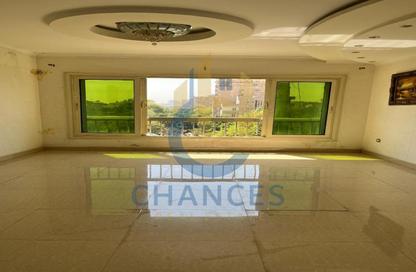Apartment - 3 Bedrooms - 1 Bathroom for sale in Street 233 - Degla - Hay El Maadi - Cairo