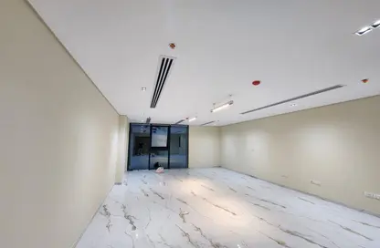 Office Space - Studio - 1 Bathroom for rent in Hyde Park Business District Mall - South Teseen St. - The 5th Settlement - New Cairo City - Cairo