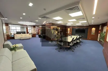 طابق كامل - استوديو - 7 حمامات للايجار في شارع ال ٩٠ الجنوبي - شارع التسعين الجنوبي - التجمع الخامس - مدينة القاهرة الجديدة - القاهرة