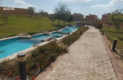 Villa - 5 Bedrooms - 4 Bathrooms for sale in Royal Meadows - Sheikh Zayed Compounds - Sheikh Zayed City - Giza