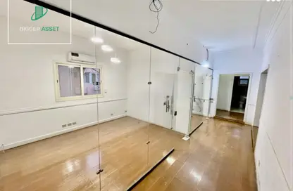 مساحات مكتبية - استوديو - 3 حمامات للايجار في شارع 210 - دجلة - حي المعادي - القاهرة