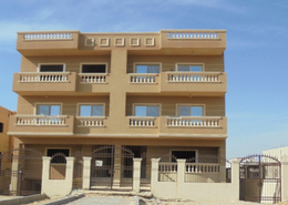 شقة - 3 غرف نوم - 2 حمامات for للبيع in المجاورة الرابعة - الحي الثالث شرق - مدينة الشروق - القاهرة