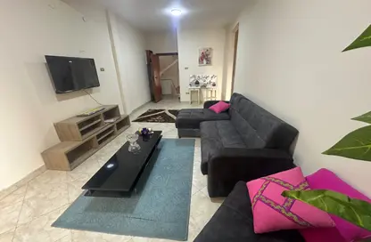 Apartment - 2 Bedrooms - 1 Bathroom for rent in Street 250 - Degla - Hay El Maadi - Cairo