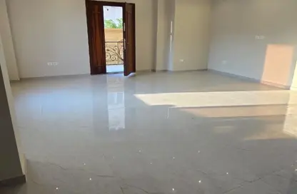 شقة - 3 غرف نوم - 2 حمامات للبيع في المنطقة ز - حى جنوب الاكايمية - مدينة القاهرة الجديدة - القاهرة