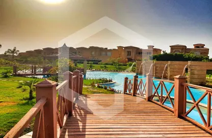 Townhouse - 4 Bedrooms - 4 Bathrooms for sale in Royal Meadows - Sheikh Zayed Compounds - Sheikh Zayed City - Giza