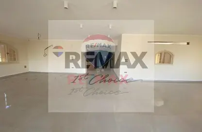 شقة - 4 غرف نوم - 3 حمامات للايجار في المجاورة الثانية - المنطقة الثانية - مدينة الشروق - القاهرة