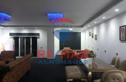 Apartment - 3 Bedrooms - 2 Bathrooms for rent in South Teseen St. - The 5th Settlement - New Cairo City - Cairo