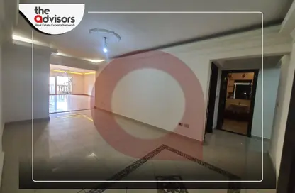 Apartment - 3 Bedrooms - 2 Bathrooms for rent in Albert Al Awal St. - Smouha - Hay Sharq - Alexandria