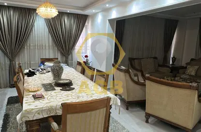 Apartment - 3 Bedrooms - 2 Bathrooms for sale in Hesham Labib St. - 8th Zone - Nasr City - Cairo