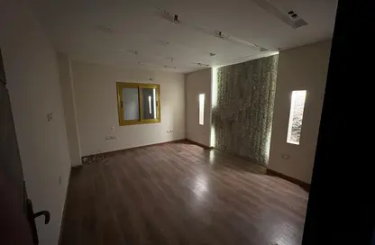 Office Space - Studio - 2 Bathrooms for rent in Ahmed Shawky Axis - El Banafseg 1 - El Banafseg - New Cairo City - Cairo