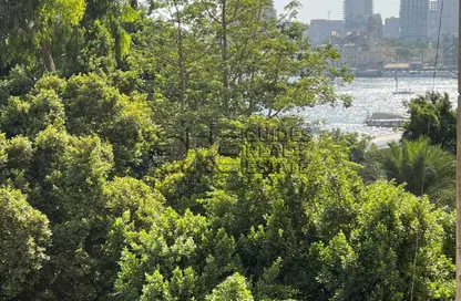 Apartment - 3 Bedrooms - 3 Bathrooms for rent in Nile Corniche St. - Garden City - Cairo