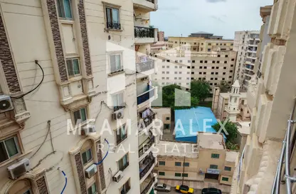 شقة - 3 غرف نوم - 2 حمامات للبيع في سموحة - حي شرق - الاسكندرية