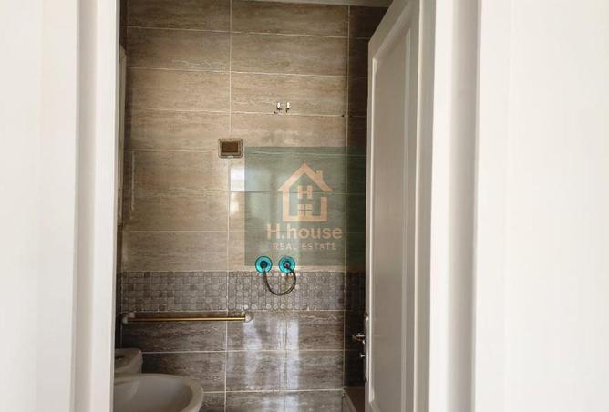 8172208 - Property Image 2