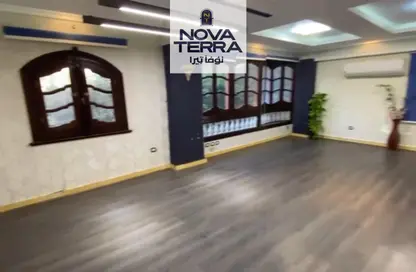Apartment - 3 Bedrooms - 2 Bathrooms for sale in Street 25 - 1st District - Sheikh Zayed City - Giza