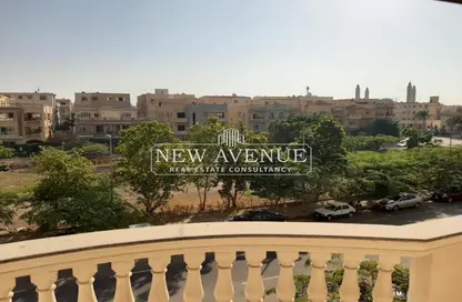 Apartment - 3 Bedrooms - 3 Bathrooms for sale in Area E - Ganoob El Acadimia - New Cairo City - Cairo