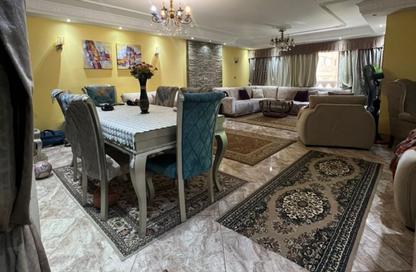Apartment - 4 Bedrooms - 2 Bathrooms for sale in Yassin Ragheb St. - 8th Zone - Nasr City - Cairo