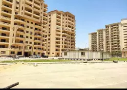 Apartment - 3 Bedrooms - 3 Bathrooms for sale in Zaker Hussein St. - Al Hadiqah Al Dawliyah - 7th District - Nasr City - Cairo