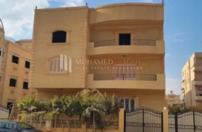 Villa - 7+ Bedrooms - 6 Bathrooms for sale in West Somid Road - West Somid - 6 October City - Giza
