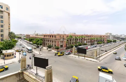 شقة - 5 غرف نوم - 3 حمامات للبيع في طريق الجيش - كامب شيزار - حي وسط - الاسكندرية