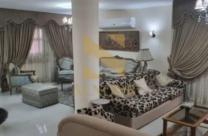 Apartment - 3 Bedrooms - 2 Bathrooms for rent in Street 100   Al Fairouz St. - 10th District - Sheikh Zayed City - Giza