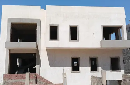 فيلا - 4 غرف نوم - 4 حمامات للبيع في فرست هايتس - محور 26 يوليو - مدينة 6 أكتوبر - الجيزة
