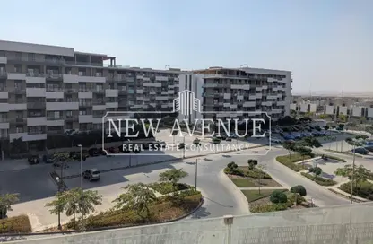 شقة - 3 غرف نوم - 3 حمامات للبيع في كمبوند البروج - كمبوندات الشروق - مدينة الشروق - القاهرة