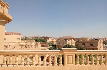 فيلا - 6 غرف نوم - 4 حمامات للبيع في كمبوندات الشروق - مدينة الشروق - القاهرة