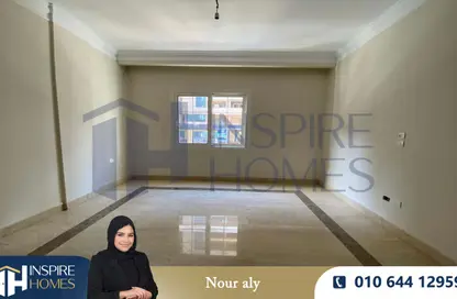 شقة - 3 غرف نوم - 2 حمامات للايجار في شارع رشدي - رشدي - حي شرق - الاسكندرية