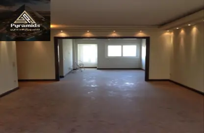 Apartment - 3 Bedrooms - 3 Bathrooms for rent in Zayed 2000 - 4th District - Sheikh Zayed City - Giza