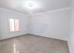 Apartment - 5 bedrooms - 3 bathrooms for للايجار in Shaarawy St. - Laurent - Hay Sharq - Alexandria