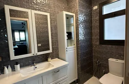 Apartment - 2 Bedrooms - 3 Bathrooms for sale in District 5 - 5th Settlement Compounds - The 5th Settlement - New Cairo City - Cairo