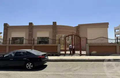 قطعة أرض - استوديو - 2 حمامات للبيع في شارع 21 - الحي الاول - الشيخ زايد - الجيزة