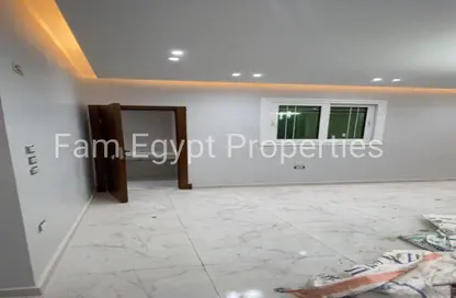 Apartment - 3 Bedrooms - 2 Bathrooms for rent in South Lotus - El Lotus - New Cairo City - Cairo