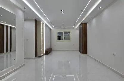 Apartment - 3 Bedrooms - 2 Bathrooms for sale in Gate 4 - Mena - Hadayek El Ahram - Giza