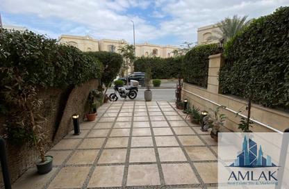 Apartment - 3 Bedrooms - 2 Bathrooms for sale in Hadayek Al Mohandessin - 4th District - Sheikh Zayed City - Giza