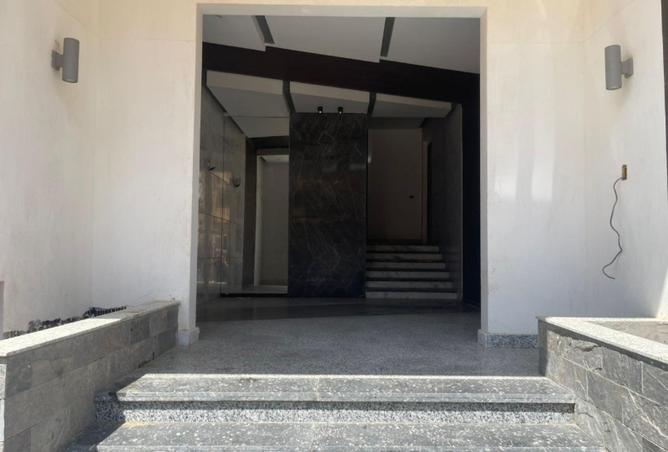 8245741 - Property Image 2