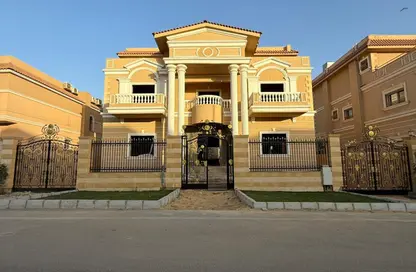 Villa - 6 Bedrooms - 6 Bathrooms for sale in Yasmine District - 14th District - Sheikh Zayed City - Giza