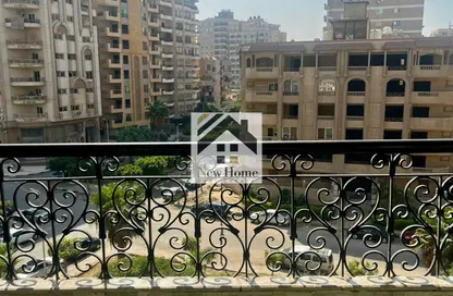 Apartment - 3 Bedrooms - 2 Bathrooms for sale in 9th Zone - Nasr City - Cairo
