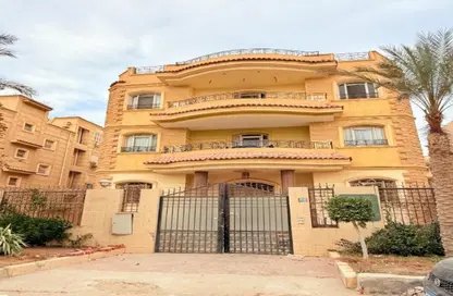 Apartment - 4 Bedrooms - 3 Bathrooms for sale in Street 102 - West Somid - 6 October City - Giza