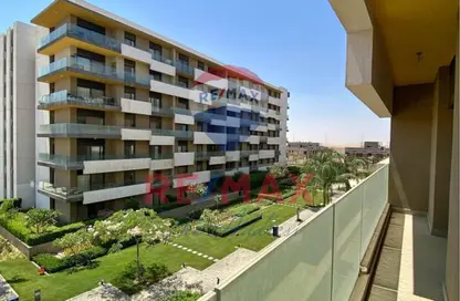شقة - 3 غرف نوم - 3 حمامات للبيع في كمبوند البروج - كمبوندات الشروق - مدينة الشروق - القاهرة