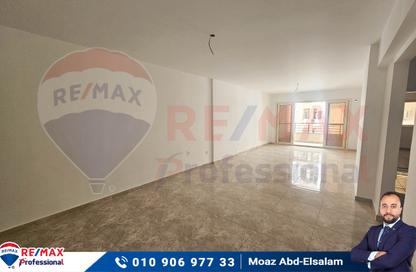 شقة - 3 غرف نوم - 2 حمامات للايجار في ميدان سموحة - سموحة - حي شرق - الاسكندرية