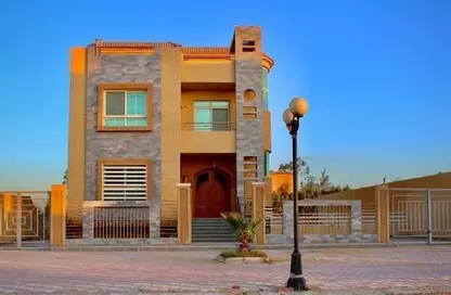 Villa - 5 Bedrooms - 4 Bathrooms for sale in Capital Green Compound - New Zayed City - Sheikh Zayed City - Giza